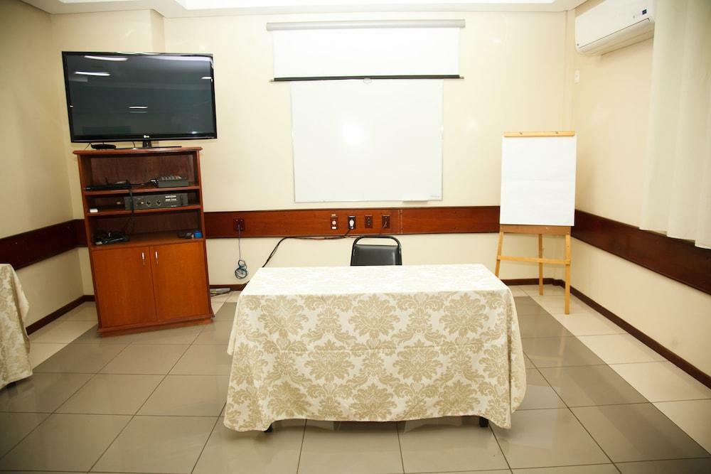 Villalba Hotel Uberlândia Екстериор снимка